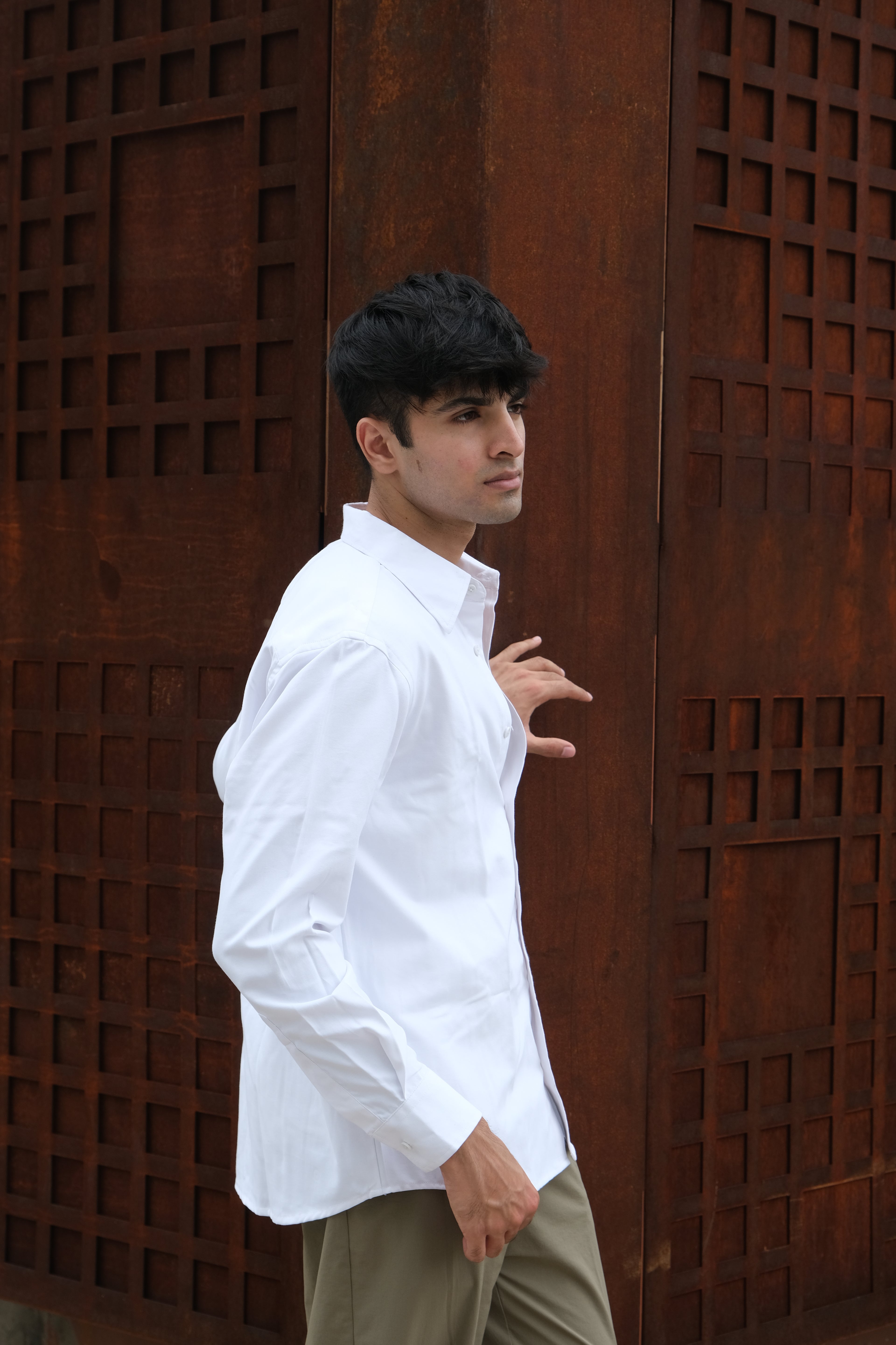 WHITE LINEN SHIRT