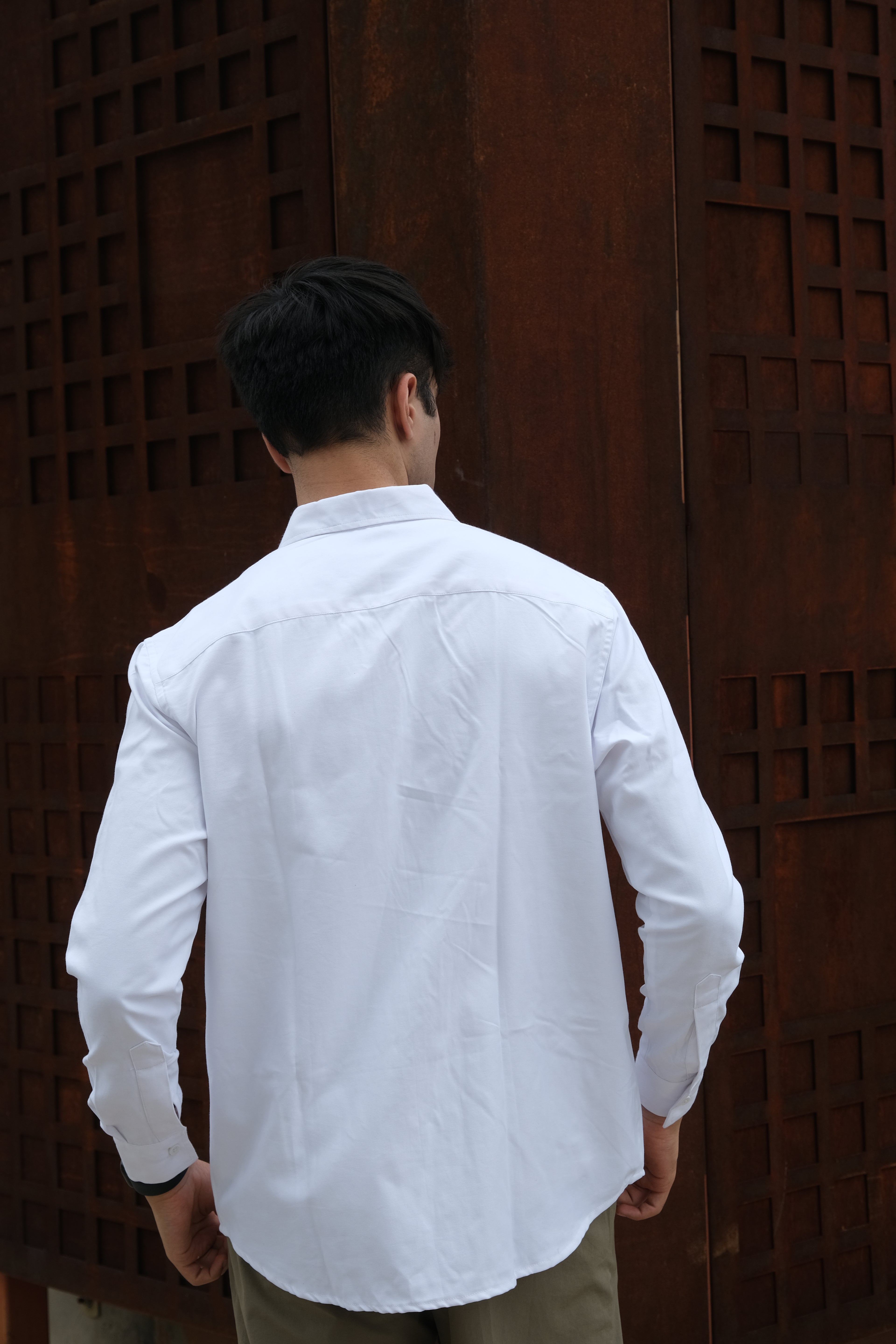 WHITE LINEN SHIRT